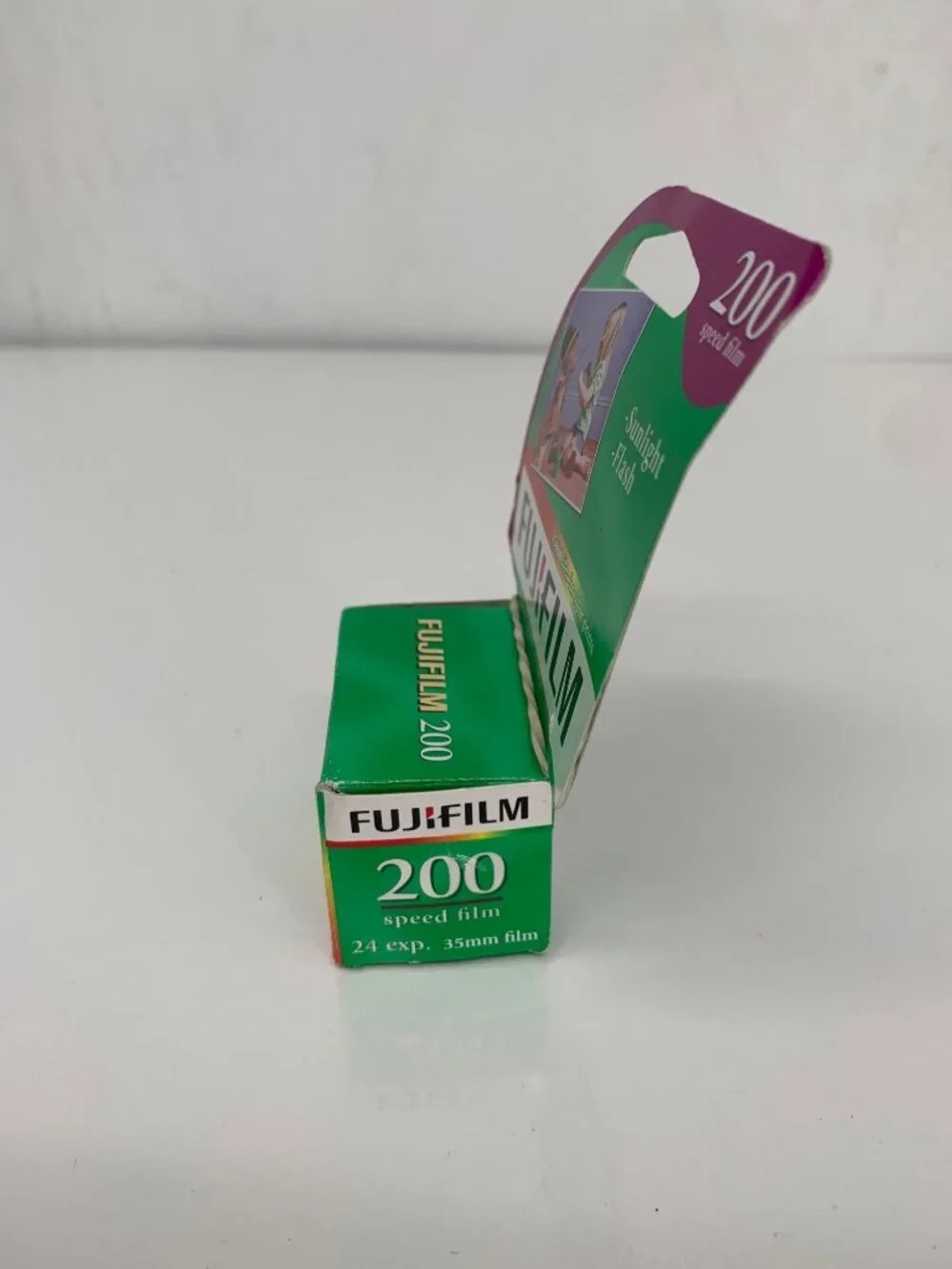 FujiFilm Single Roll 200 Speed 24 Exposure Roll 35mm Film for Color EXPIRED 08/2